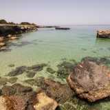 ...l�acqua diventa bassissima e trasparente, i colori virano sul verde e ci si ritrova davanti a un paesaggio �tropicale�